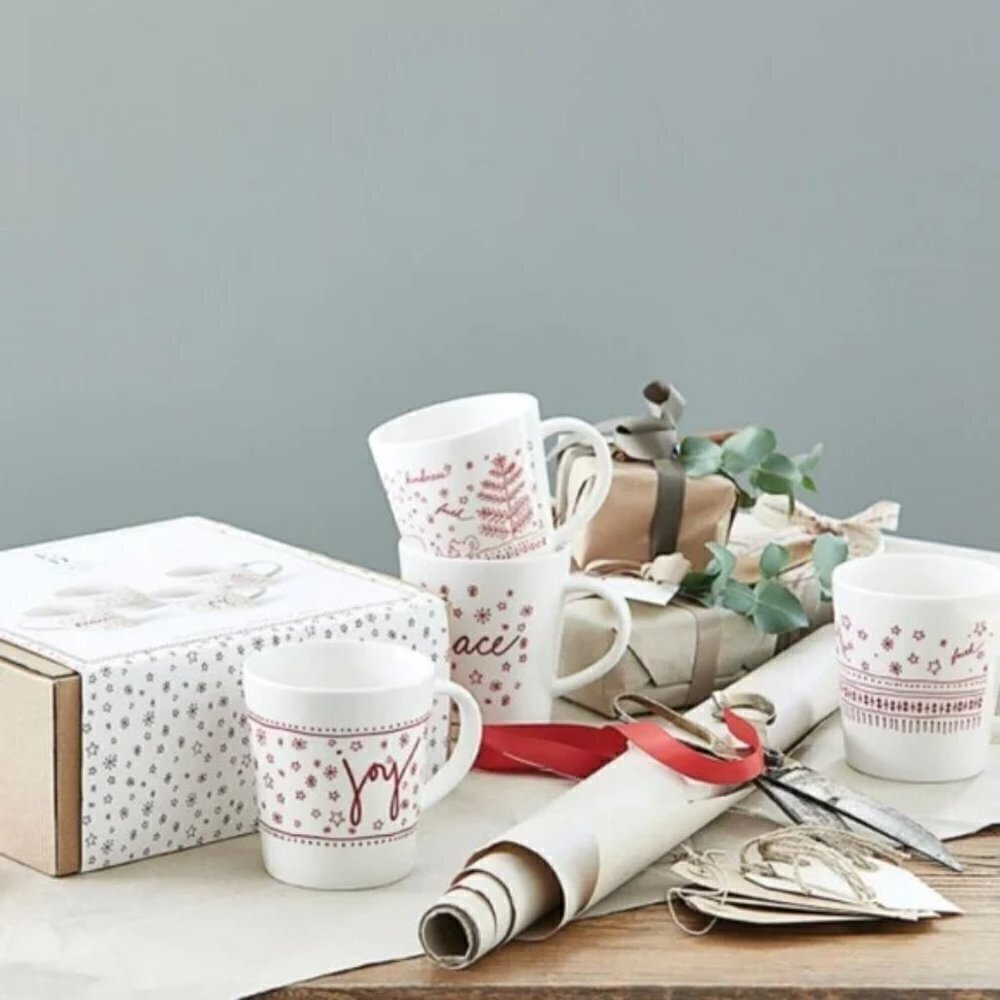 Royal Doulton with Ellen DeGeneres set of four white and red holiday drink mugs - Picture 3 of 15